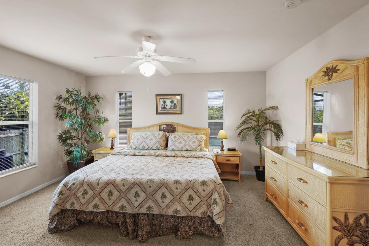 Family Vacation, Heated Pool, Wake Up To Enjoy The Sunrise - Villa Pine Island Cape Coral Extérieur photo