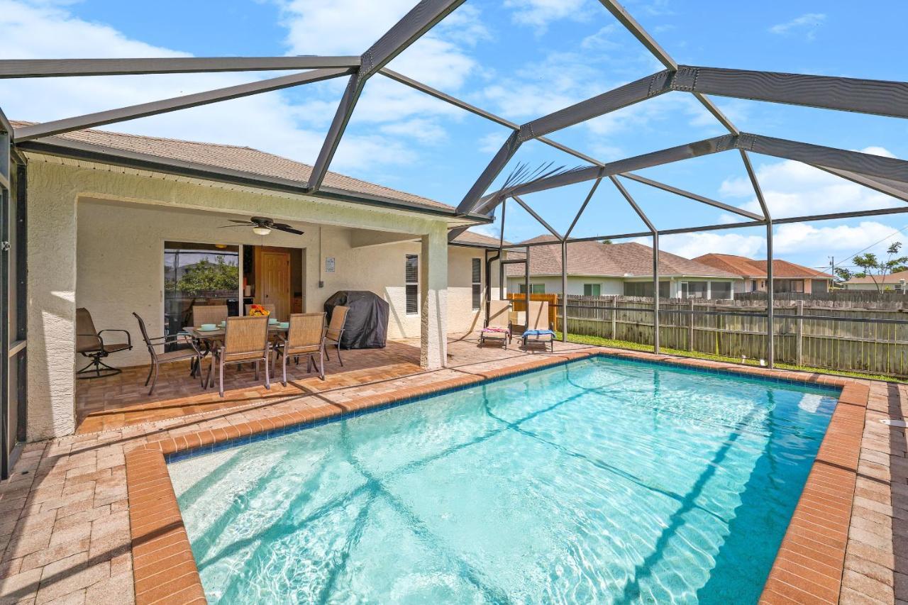 Family Vacation, Heated Pool, Wake Up To Enjoy The Sunrise - Villa Pine Island Cape Coral Extérieur photo